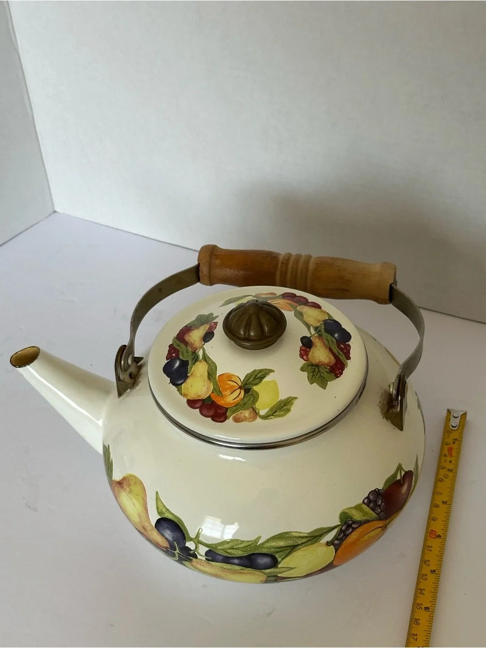 Regency cream enamel